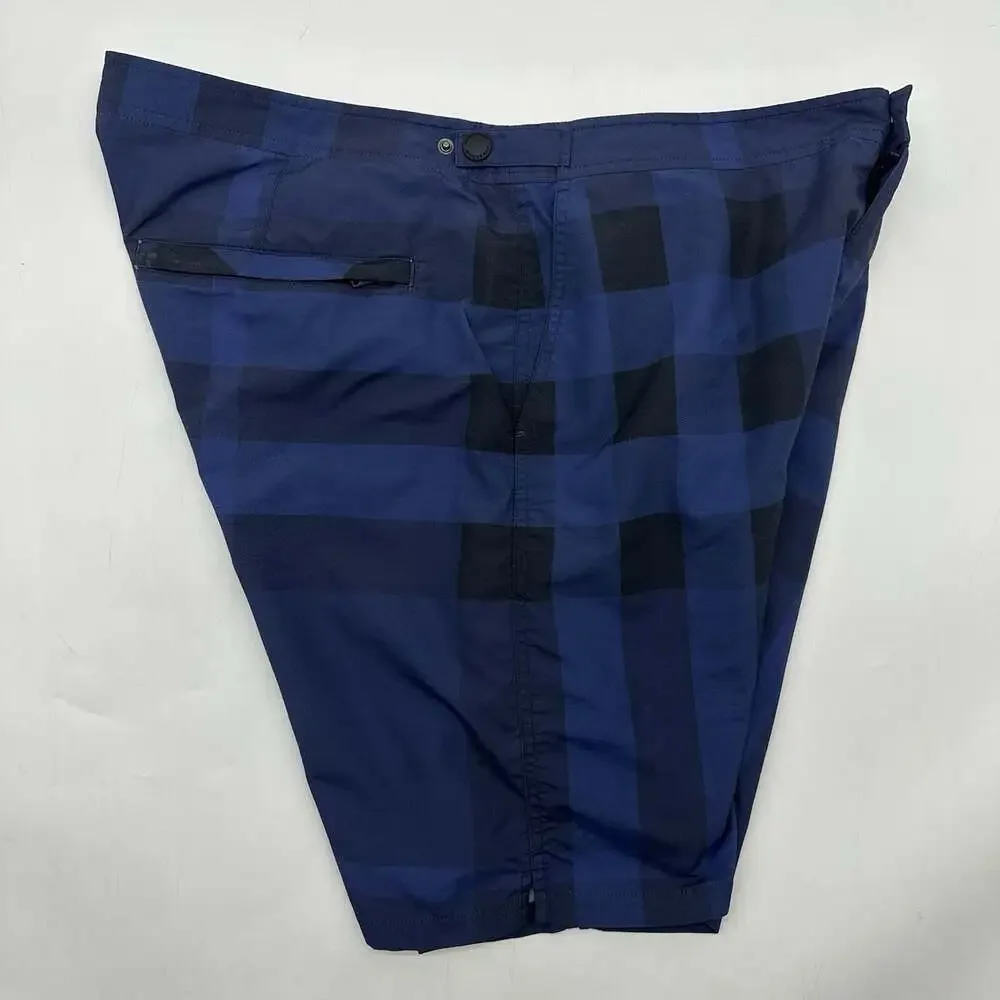 Burberry Men's Size XL 9
